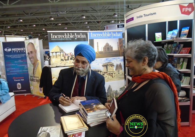 Navtej Sarna at Toronto International Book Fair. Indo-Canadian author Jasmine D'Costa is to his left.