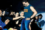 Wife Twinkle unzipping Akshay