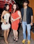 Poonam-Dhillon-with-daughter-Paloma-and-son-Anmol