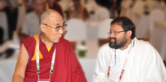 Pujya Gurudevshri Rakeshji with the Dalai Lama